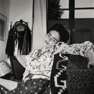 Frida Kahlo nela sua camera, Messico 1938